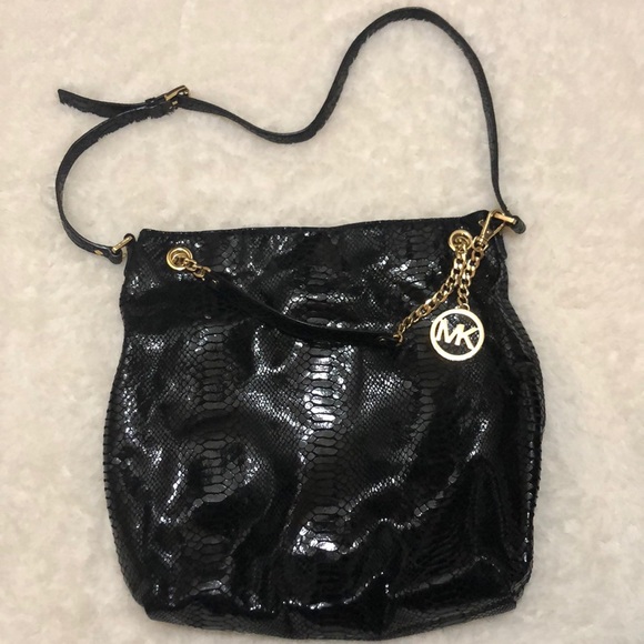 Michael Kors Handbags - EUC Michael Kors Women’s Crossbody
